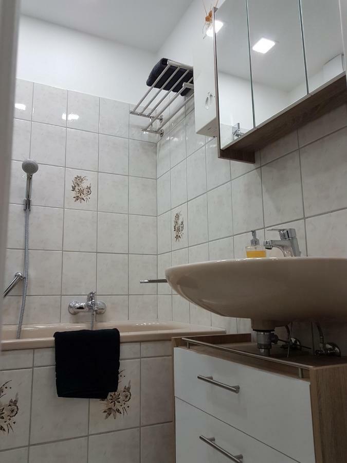Apartment Alt-Refrath Bergisch Gladbach Bagian luar foto